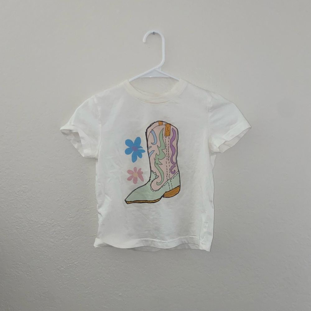 cute white cowgirl boot y2k baby tee short sleeve indie shirt stagecoach vibes